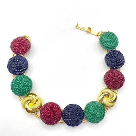 Kitchy Vintage Button Gold Tone Artisan Made Bracelet - Picture 4 of 7